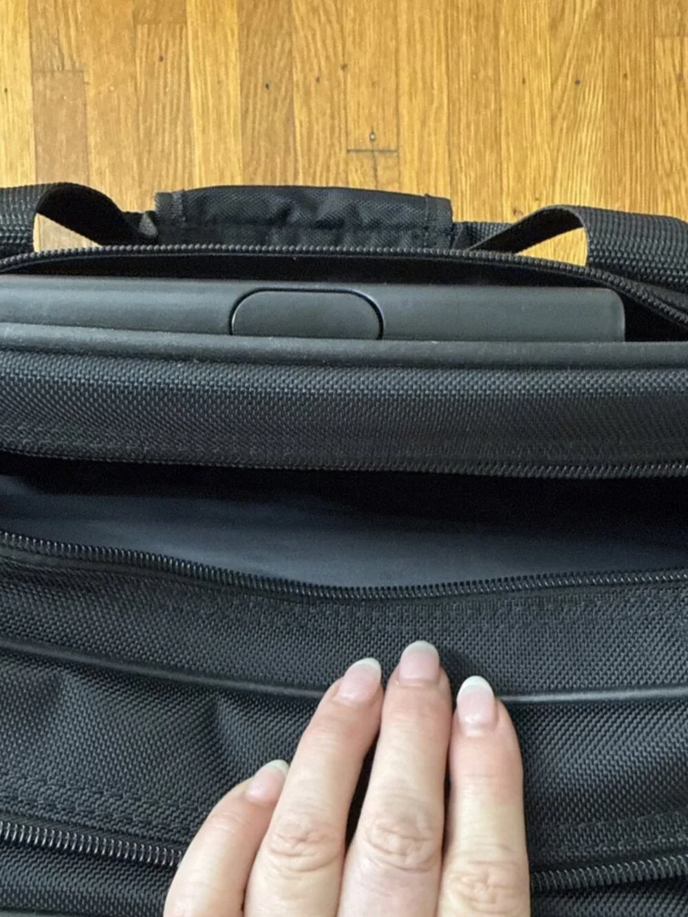 Targus Rolling Laptop Case Overnight Carry On Bag w/Extending Handle Black
